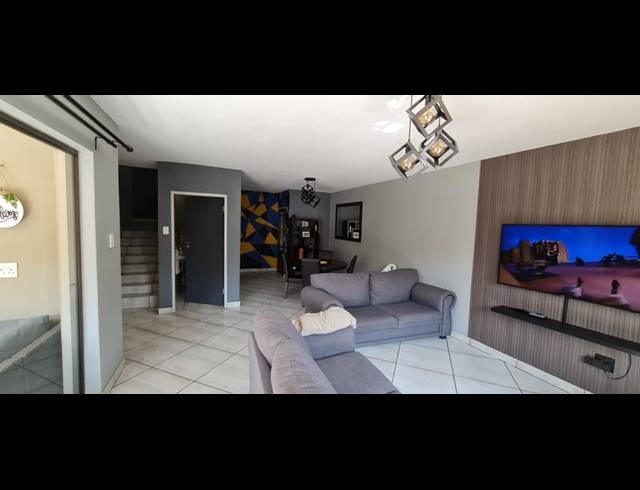 3 BEDROOM TOWNHOUSE FOR SALE IN CANDLEWOODS COUNTRY ESTATE